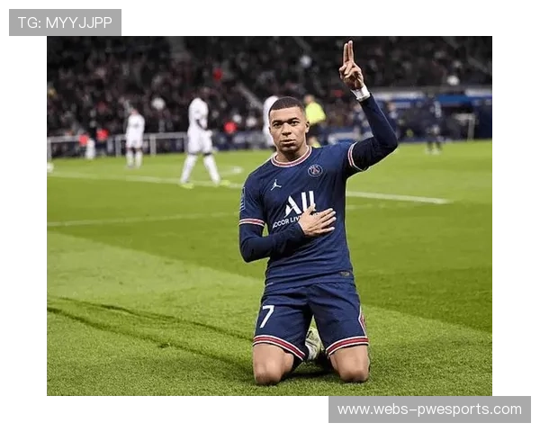 弗拉霍维奇陷入球荒，戴维回撤策应获斯帕莱蒂肯定